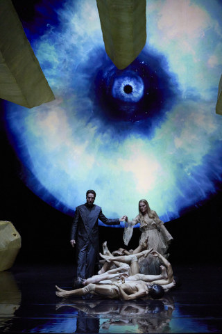 &copy; Magali Dougados